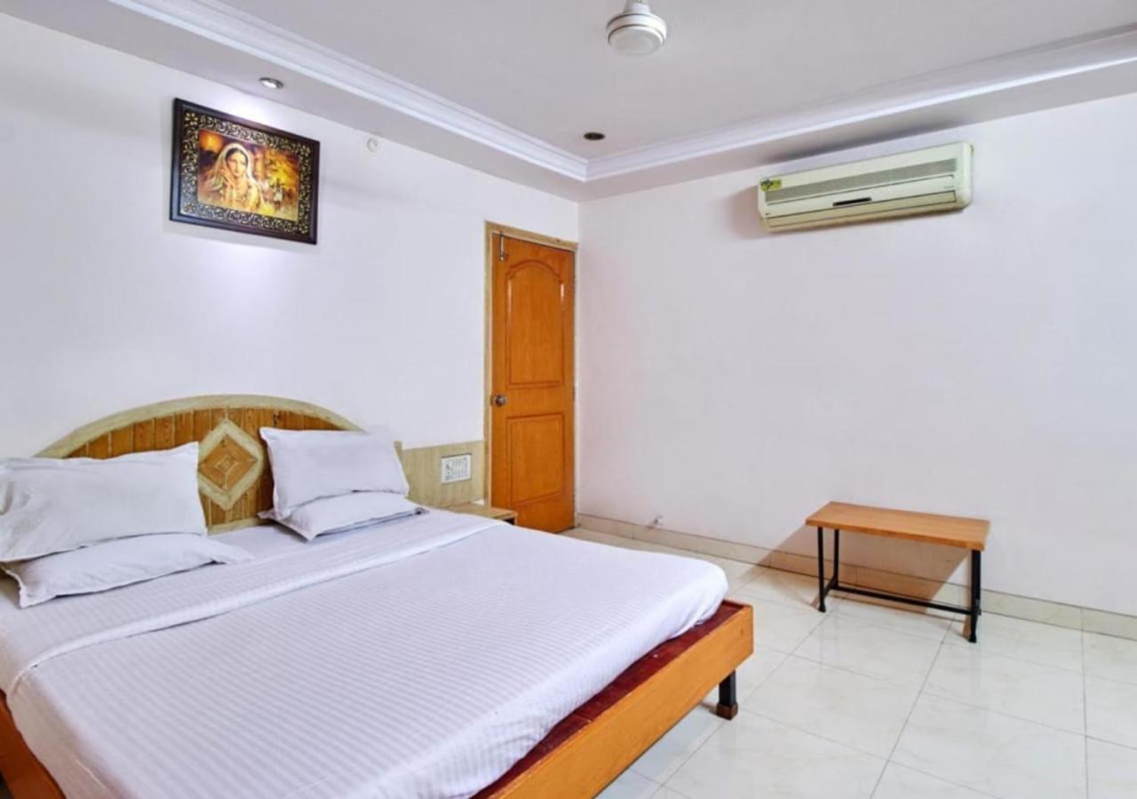 Hotel Wayfare Shirdi Eksteriør bilde